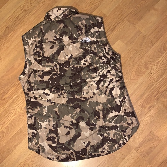 NWT The North Face Tamburello 2 Vest, Camo, Medium - Picture 9 of 12